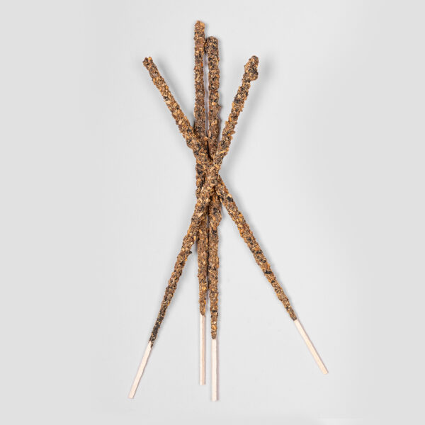 4 Räucherstäbchen von Sagrada Madre mit Zitronengras und Palo Santo Holz. Sie riechen frisch und klären den Geist.