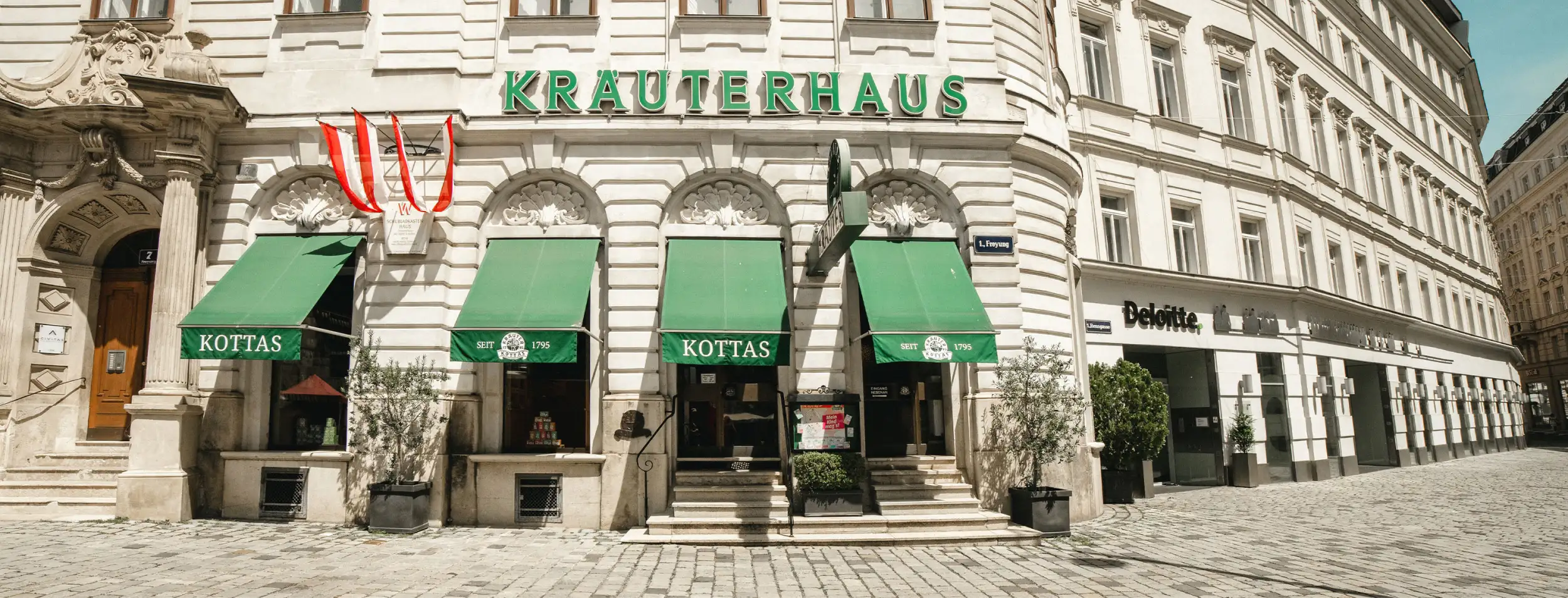 Historisches Gebäude im 1. Wiener Bezirk in dem sich das KOTTAS Kräuterhaus befindet.