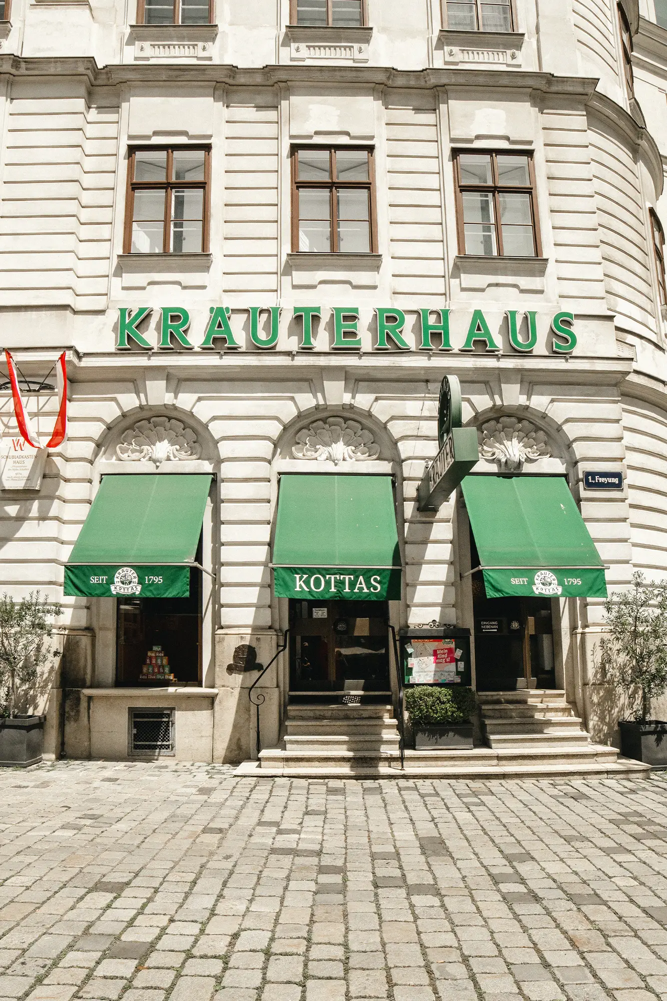 KOTTAS Kräuterhaus in der Außenansicht