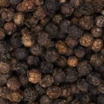 Nahaufnahme schwarze Pfefferkörner