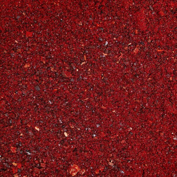 Nahaufnahme von grob gemahlen Drachenblut Räucherharz.