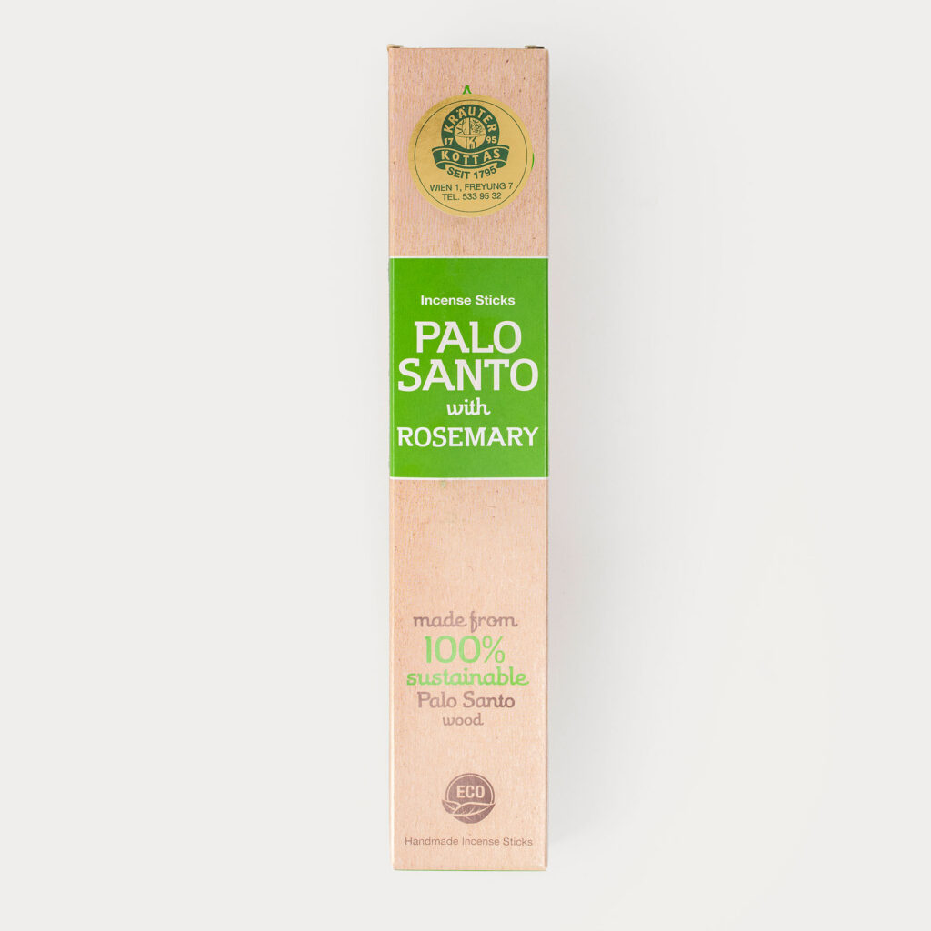 Eine Packung Sagrada Madre Räucherstäbchen mit Palo Santo Holz und Rosmarin in brauner, nachhaltiger Verpackung